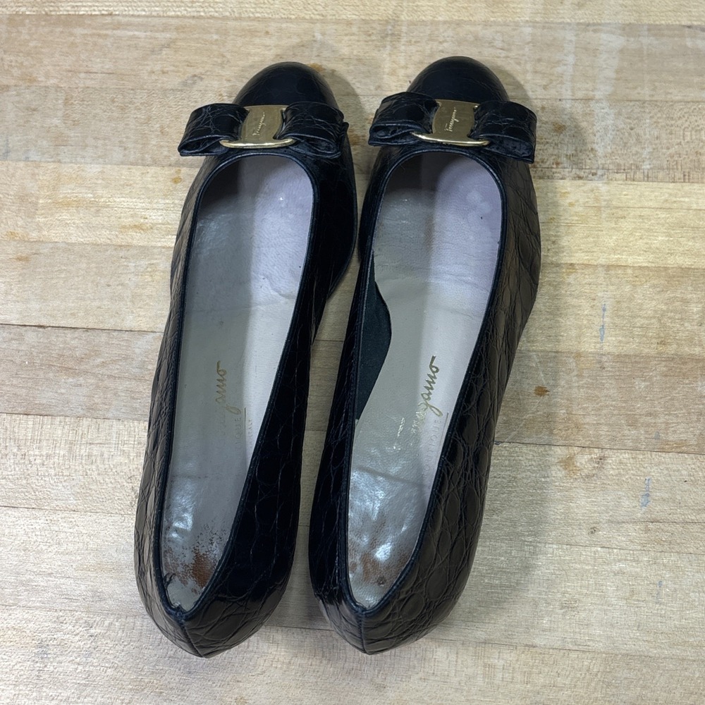 Vintage Salvatore Ferragamo Vara Black Croc Embossed Leather Pumps Sz 9B - Picture 6 of 9